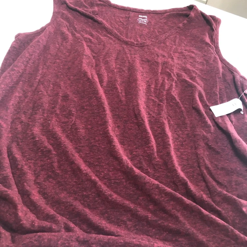 Old Navy Maternity Active Top. - Picture 4 of 5